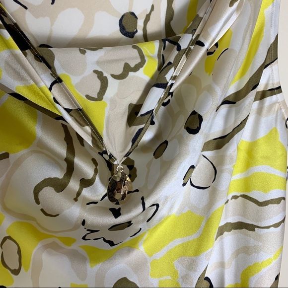 💋 CLEARANCE Lovely St. John designer blouse top. - Picture 4 of 4